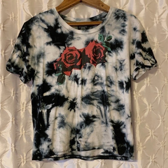 Empyre Black White Tie Dye “Over You” Rose Short Sleeve T Shirt zumiez Boxy Crop - Picture 2 of 8